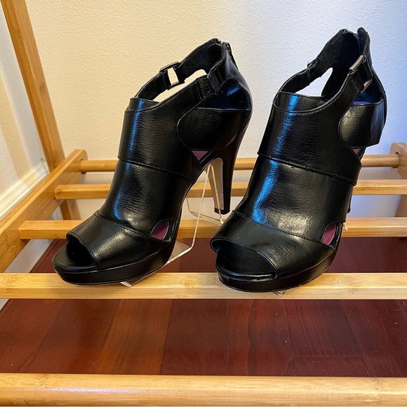 Madden Girl Open Toed, Zippered Boot/Heel - Picture 1 of 9
